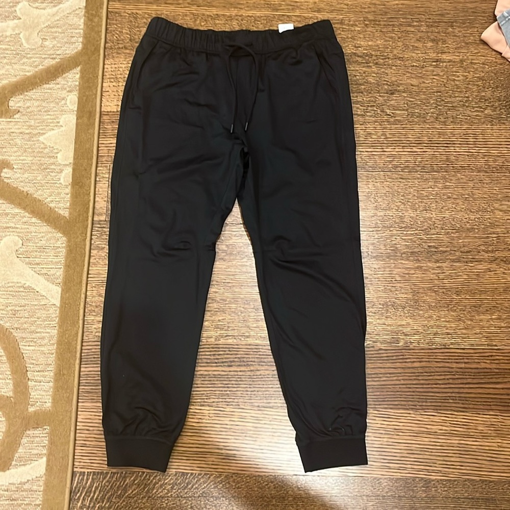 men’s YPB black joggers